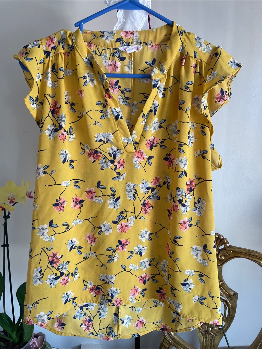 a'gaci Yellow Floral V-Neck Flutter Sleeve Blouse Size Small S
